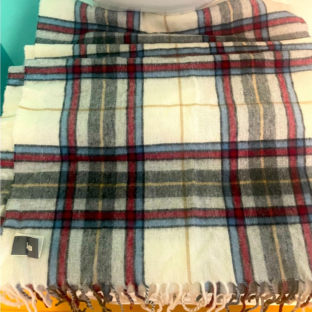 Nwot Roots scarf